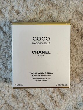 CHANEL Coco Mademoiselle Eau de Parfum Twist & Spray set - brand new in box